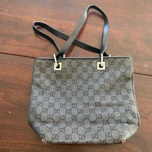 Small vintage Gucci purse